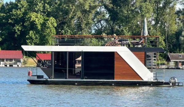 Rent a Boat HouseBoat